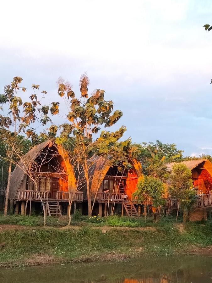 Rice Straw Green Lodge- Resort Quan Tom Екстериор снимка
