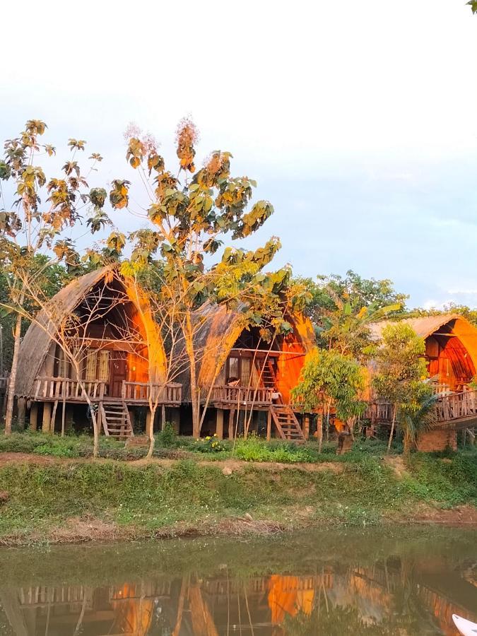 Rice Straw Green Lodge- Resort Quan Tom Екстериор снимка
